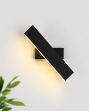 Adjustable LED Wall Light Loxevi