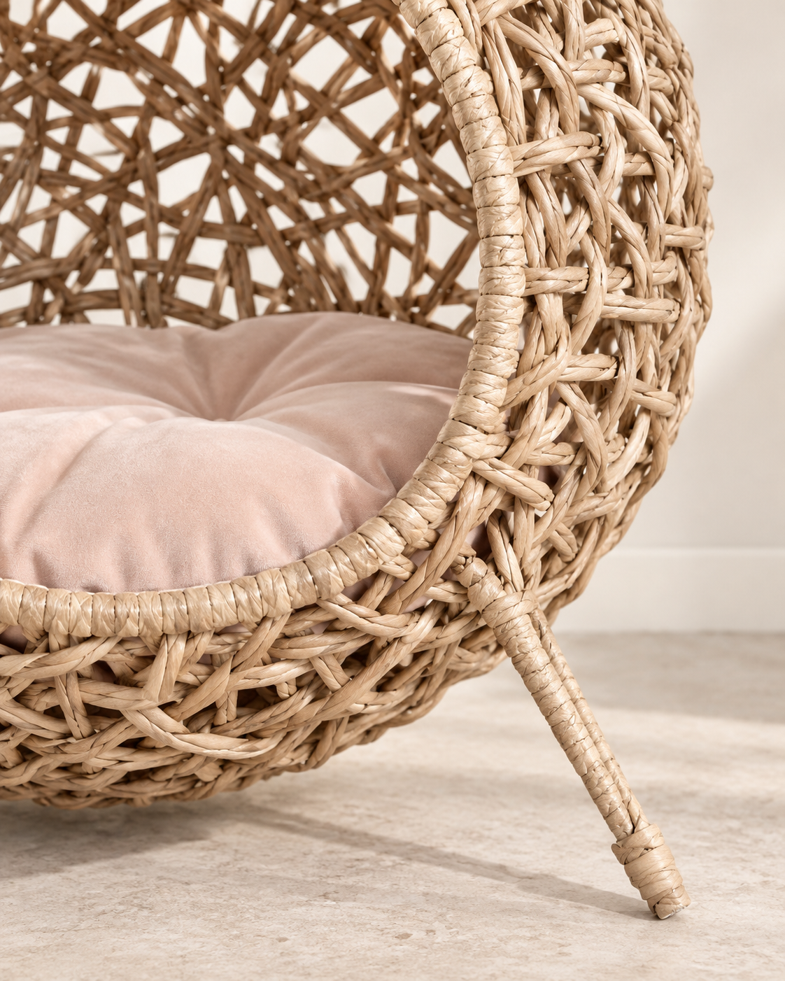 Luxury Woven Rattan Cat Bed with Soft Cushion Loxevi